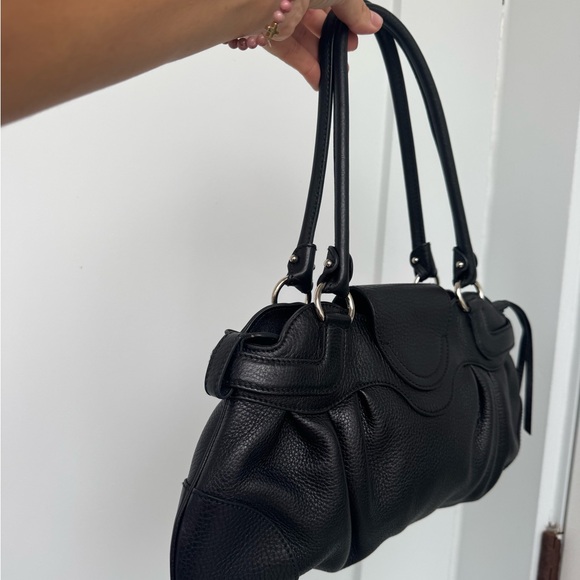 Salvatore Ferragamo Black Leather Shoulder Bag Gancini Hardware Made in Italy - Picture 5 of 13